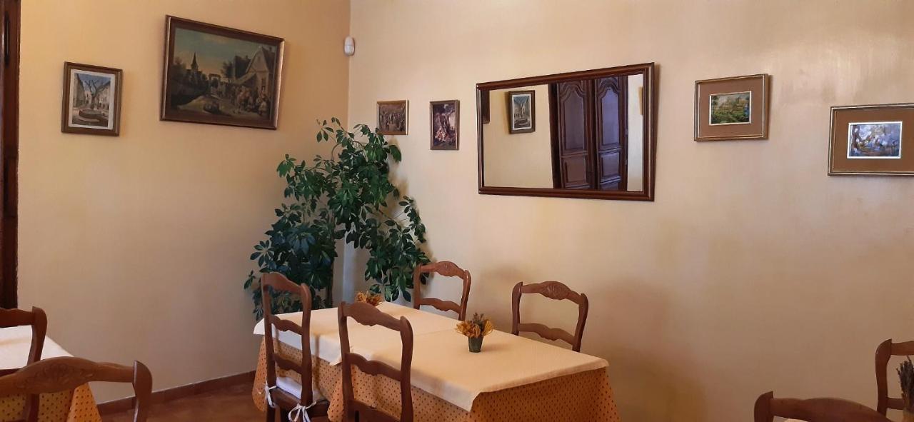 Hotel Le Siecle Мазан Екстериор снимка
