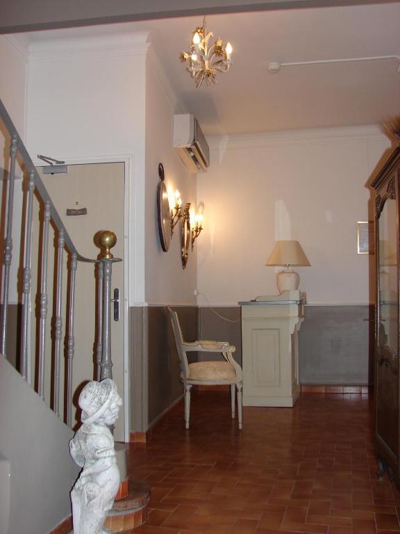 Hotel Le Siecle Мазан Екстериор снимка